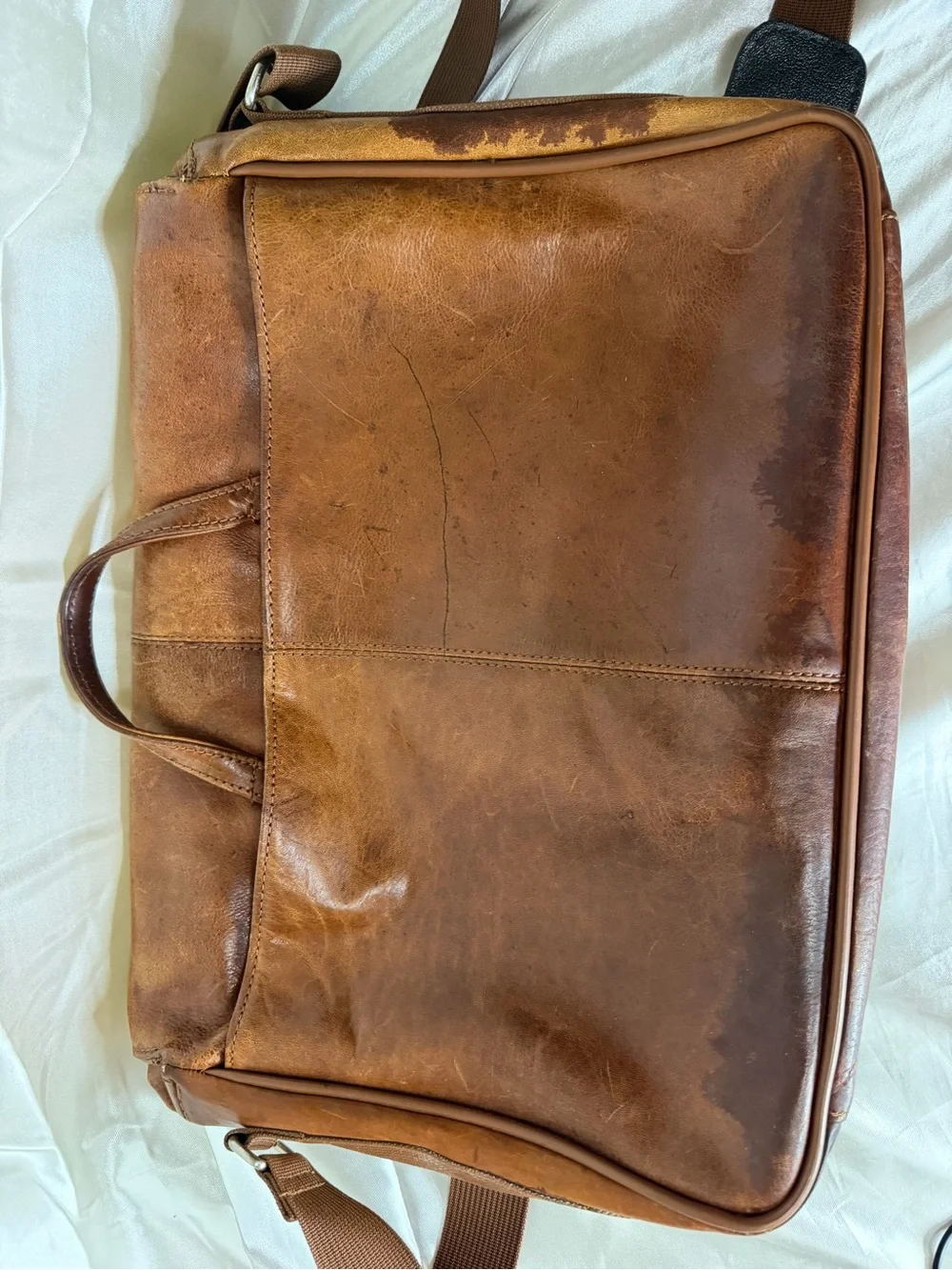 Wilsons Leather Brown Distressed Messenger Bag Laptop Briefcase Vintage Patina